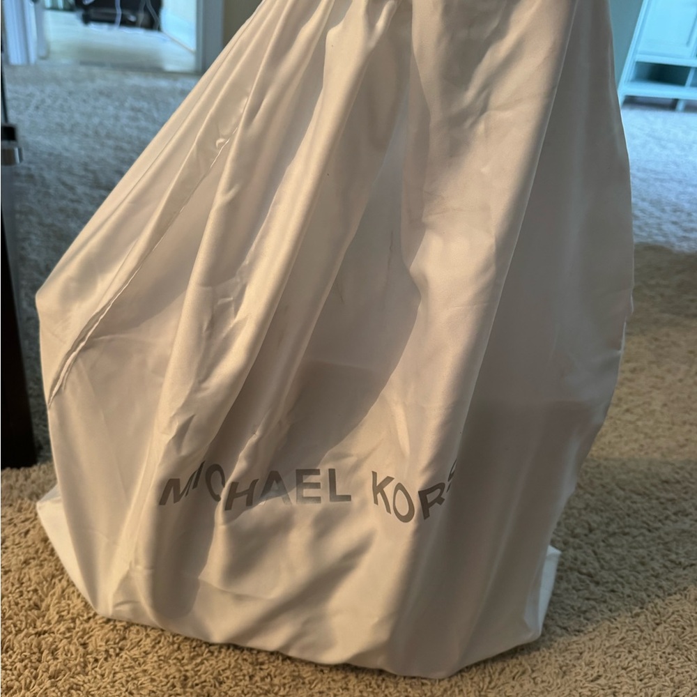 Brand New Michael Kors Brown Tote with Tan Trim - Picture 3 of 4